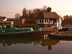 Entrance to Grand Union Canal